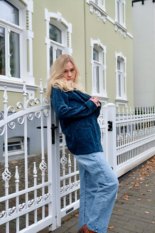 80s/90s Samtblazer in Petrol mit tollem Strukturmuster – tragbar von einer XS bis M je nach gewünschter Passform und ein absolutes Highlight