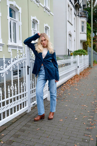 80s/90s Samtblazer in Petrol mit tollem Strukturmuster – tragbar von einer XS bis M je nach gewünschter Passform und ein absolutes Highlight