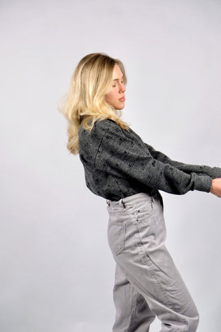 Preloved (Secondhand) Sweater von Champion aus grau melierter Baumwollmischung mit Logo-Schriftzügen und Stehkragen – für einen lockeren Look empfehlen wir den Sweater einer XS