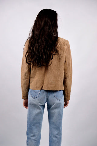 Atemberaubende, hellbraune 90s/Y2k Echtlederjacke in tollem Western-Design mit Fransen, offener Schnitt mit seitlichen Eingrifftaschen – wir empfehlen die Jacke einer heutigen S – ein seltenes Fundstück und absolutes Highlight