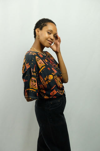 Luftiges 90s Shirt mit Knopfleiste, Brusttasche und Boho Crazy Pattern Print in Anthrazit, Rot, Orange, Senfgelb, Braun und Rosa – entspricht ungefähr einer heutigen L