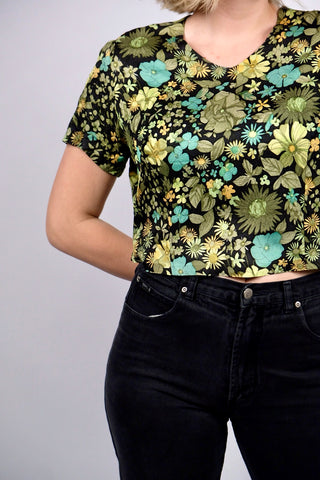 Handmade Upcycling Crop Shirt mit floralem Print in Schwarz, Hellgrün, Oliv/Salbei, Mint/Türkis und Gelb/Orange – ideal für eine M bis L