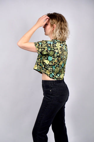Handmade Upcycling Crop Shirt mit floralem Print in Schwarz, Hellgrün, Oliv/Salbei, Mint/Türkis und Gelb/Orange – ideal für eine M bis L