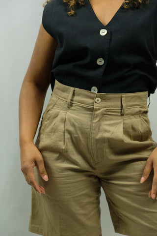 beige 90s Shorts made in Italy mit hoher Taille, seitlichen Eingrifftaschen und Bundfalten