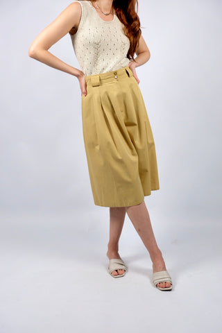 Senfgelbe 80s/90s Culotte/Bermuda im Hosenrock-Stil mit hoher Taille, Bundfalten, Gürtelschlaufen und seitlichen Eingrifftaschen – ideal für eine heutige S und ein absolutes Highlight