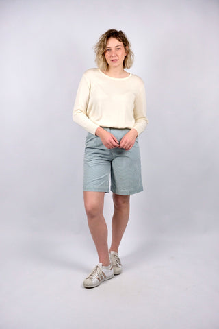 Karierte 80s/90s Shorts mit hoher Taille und seitlichen Eingrifftaschen – wir empfehlen die Shorts einer kleinen L oder der Zwischengröße M/L, bitte Maße beachten