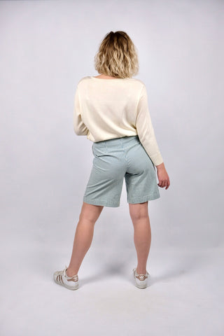 Karierte 80s/90s Shorts mit hoher Taille und seitlichen Eingrifftaschen – wir empfehlen die Shorts einer kleinen L oder der Zwischengröße M/L, bitte Maße beachten