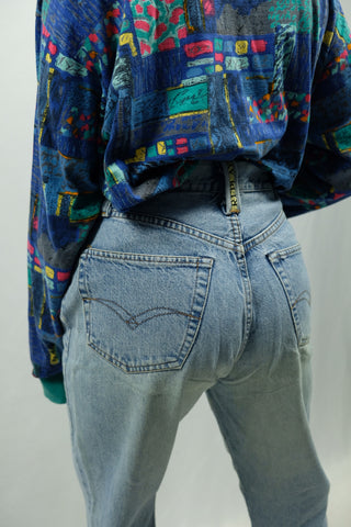 hellblaue 90s Replay Jeans made in Italy mit High Waist Bundhöhe und geradem Bein – ideal für eine eher größere S, bitte Maße beachten – ein absolutes Highlight
