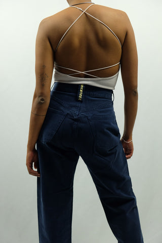 dunkelblaue 90s Replay Jeans made in Italy mit High Waist Bundhöhe und geradem Bein – ideal für eine schmale S, auch tragbar von der Zwischengröße XS/S – ein absolutes Highlight
