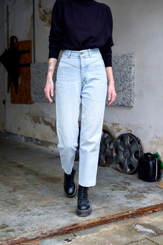 80s Jeans made in Italy von der Marke Closed – stone washed in Hellblau, typischer Mom Fit und hohe Taille, ideal für eine XXS – ein absolutes Highlight