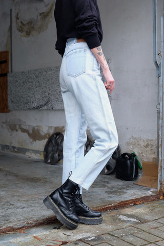 80s Jeans made in Italy von der Marke Closed – stone washed in Hellblau, typischer Mom Fit und hohe Taille, ideal für eine XXS – ein absolutes Highlight