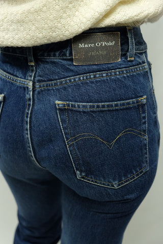 90s/00s Jeans von der Marke Marc o' Polo in dunkelblauer Waschung, gerades Bein und Mid Waist Bundhöhe – ideal für eine XS und ein absolutes Highlight