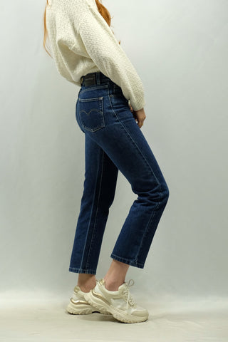 90s/00s Jeans von der Marke Marc o' Polo in dunkelblauer Waschung, gerades Bein und Mid Waist Bundhöhe – ideal für eine XS und ein absolutes Highlight