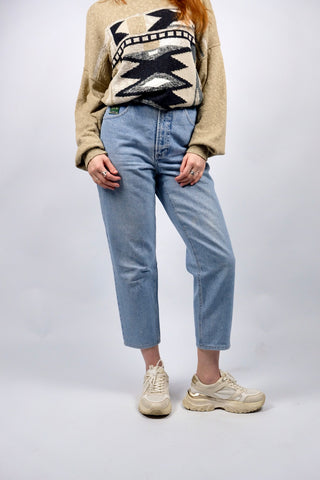 90s HIS Mom Jeans mit hoher Taille in hellblauer Waschung – wir empfehlen die Jeans der Zwischengröße M/L oder einer kleinen L (bitte Maße beachten) – ein absolutes Highlight