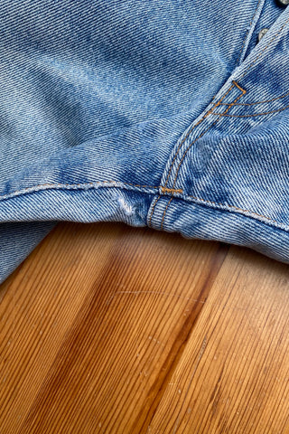 90s Chipie Mid Waist Ripped Jeans in hellblauer Waschung mit geradem Bein – ideal für eine S – made in France