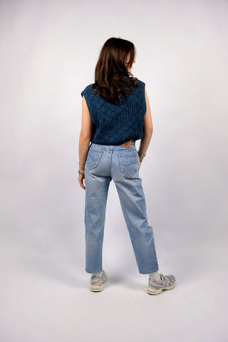 90s Chipie Mid Waist Ripped Jeans in hellblauer Waschung mit geradem Bein – ideal für eine S – made in France