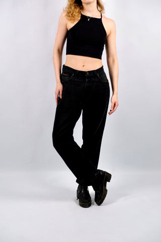 Schwarze 90s Wrangler Jeans mit normaler Bundhöhe und geradem Bein – wir empfehlen die Jeans einer XL (bitte Maße beachten)