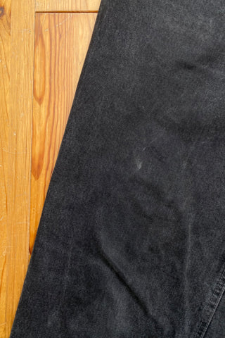 Dunkelgraue 90s Pioneer Jeans mit Mid Waist Bundhöhe und geradem Bein – wir empfehlen die Jeans einer L für einen eher lockeren Look oder einer XL (bitte Maße beachten)