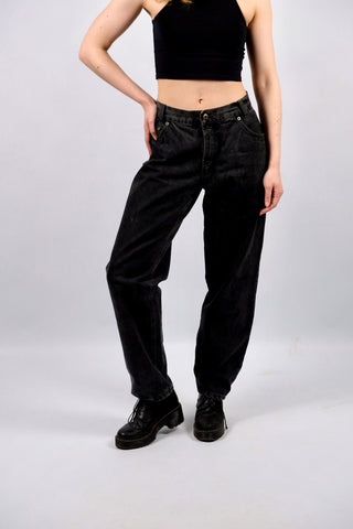 Dunkelgraue 90s Pioneer Jeans mit Mid Waist Bundhöhe und geradem Bein – wir empfehlen die Jeans einer L für einen eher lockeren Look oder einer XL (bitte Maße beachten)