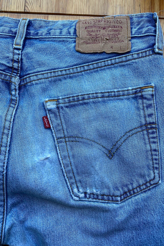 Vintage 1997 Levi's 513 Slim Straight Crop Jeans Hellblau - S/M