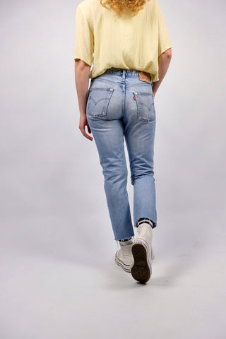 Vintage 1997 Levi's 513 Slim Straight Crop Jeans Hellblau - S/M