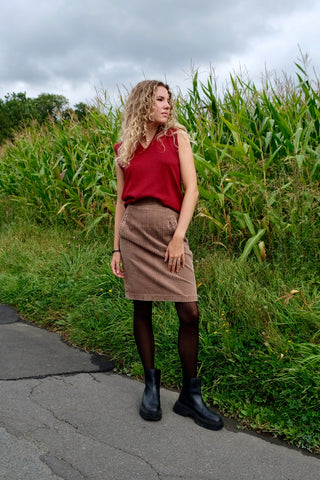 Hellbrauner 70s Bleistiftrock aus tollem Breitcordstoff mit hoher Taille und Eingrifftaschen – ideal für eine XS und ein absolutes Highlight