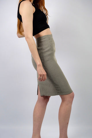 80s High Waist Bleistiftrock made in Italy von der Designermarke Luisa Spagnoli mit zartem Hahnentrittmuster in Cremeweiß und Schwarz, zu empfehlen für eine heutige S – ein klassisches Designer Highlight