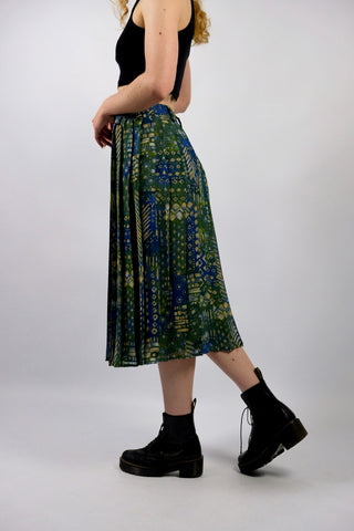 80s/90s High Waist Faltenrock mit stretchy Gummizugbund, Gürtelschlaufen und Boho Crazy Pattern Print in Grün, Blau, Beige und Weiß – ideal für eine M/L oder L
