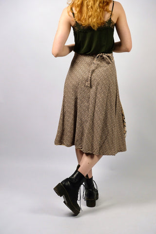 80s/90s Wickelrock zum Wenden – florales Muster auf beiden Seiten in tollen Farben (Schwarz, Weiß, Mint, Altrosa/Peach, Beige) – A-Linie-Schnitt in Midilänge mit hoher Taille sowie individuell verstellbarem Bund; ein absolutes Highlight und zu empfehlen für eine XS bis S