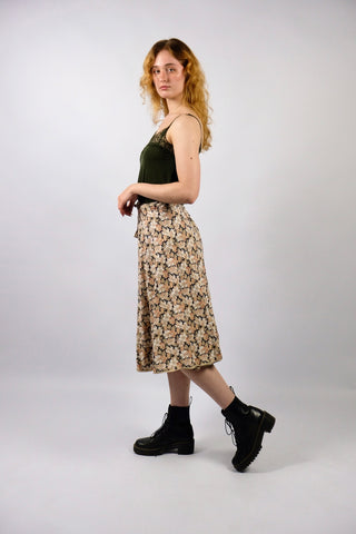 80s/90s Wickelrock zum Wenden – florales Muster auf beiden Seiten in tollen Farben (Schwarz, Weiß, Mint, Altrosa/Peach, Beige) – A-Linie-Schnitt in Midilänge mit hoher Taille sowie individuell verstellbarem Bund; ein absolutes Highlight und zu empfehlen für eine XS bis S