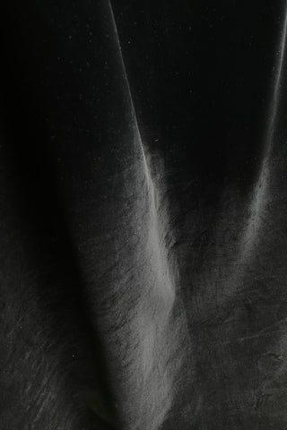 Schwarzer Handmade 70s Maxirock aus Samt, eleganter, gerader Schnitt mit hoher Taille und leicht elastischem Bund – ideal für eine S und ein absolutes Highlight