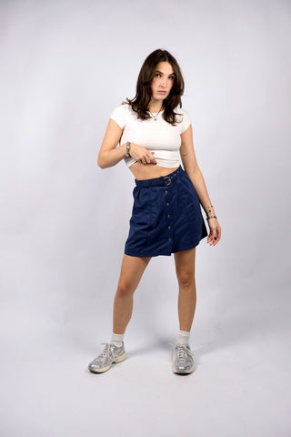 Dunkelblauer 90s Tennisrock von Killtec mit Knopfleiste vorn, stretchy Gummizugbund und Gürtel – entspricht ca. einer heutigen XS/S (bitte Maße beachten) – ein absolutes Highlight