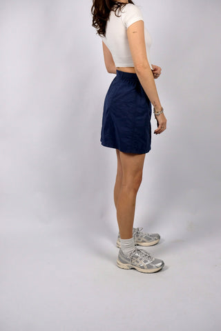 Dunkelblauer 90s Tennisrock von Killtec mit Knopfleiste vorn, stretchy Gummizugbund und Gürtel – entspricht ca. einer heutigen XS/S (bitte Maße beachten) – ein absolutes Highlight