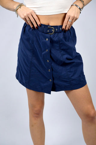 Dunkelblauer 90s Tennisrock von Killtec mit Knopfleiste vorn, stretchy Gummizugbund und Gürtel – entspricht ca. einer heutigen XS/S (bitte Maße beachten) – ein absolutes Highlight