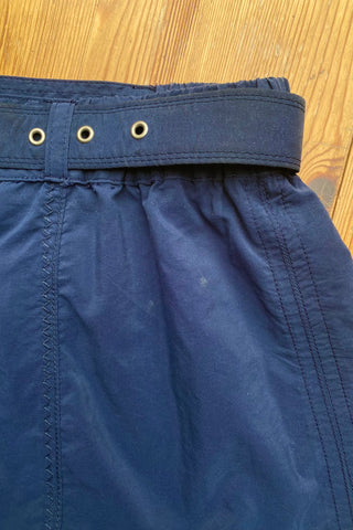 Dunkelblauer 90s Tennisrock von Killtec mit Knopfleiste vorn, stretchy Gummizugbund und Gürtel – entspricht ca. einer heutigen XS/S (bitte Maße beachten) – ein absolutes Highlight