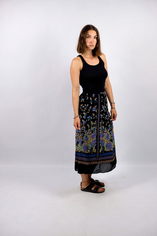 Fließender schwarzer 80s/90s High Waist Rock von Betty Barclay aus reiner Viskose mit floralem Print in Lila/Flieder, Goldbraun, Braun, Beige, Mint und Türkis – passt einer XXS – ein absolutes Highlight