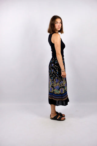 Fließender schwarzer 80s/90s High Waist Rock von Betty Barclay aus reiner Viskose mit floralem Print in Lila/Flieder, Goldbraun, Braun, Beige, Mint und Türkis – passt einer XXS – ein absolutes Highlight