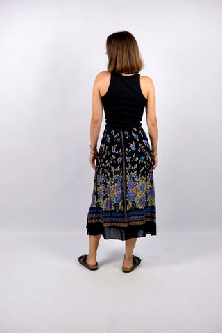 Fließender schwarzer 80s/90s High Waist Rock von Betty Barclay aus reiner Viskose mit floralem Print in Lila/Flieder, Goldbraun, Braun, Beige, Mint und Türkis – passt einer XXS – ein absolutes Highlight