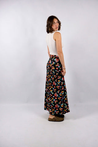 schwarzer 70s Handmade Maxirock mit hoher Taille und buntem Blumen-Print – entspricht einer XXS – ein absolutes Highlight