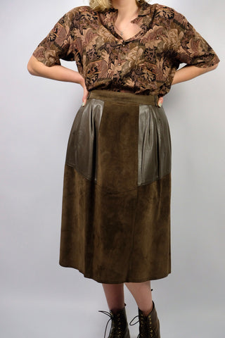 Hochwertiger, dunkelbrauner 80s Rock in tollem Patchwork-Design aus echtem Glatt- und Veloursleder – mit hoher Taille, Gürtelschlaufen und seitlichen Eingrifftaschen – ideal für eine heutige L und ein absolutes Highlight