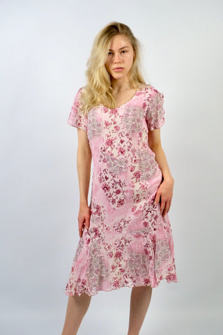 00s Viskose Midikleid mit zweilagig-geschlitzten Ärmeln und tollem Blumenmuster in Rosa, Pink/Beere und Weiß – Größe M und ein absolutes Highlight