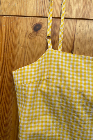 Gelb und Weiß kariertes 90s/Y2k Minikleid mit Spaghettiträgern und Cutout-Detail zum Binden am Rücken – wir empfehlen das Kleid einer S/M oder schmalen M (bitte Maße beachten)