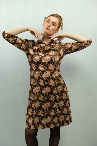 Braunes handmade 70s Kleid mit floralem Print, entspricht einer heutigen S