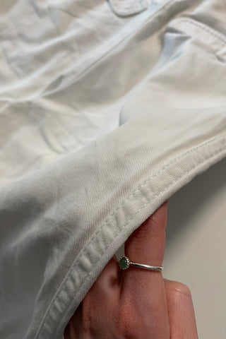 Weiße 80s High Waist Hose aus reiner Baumwolle, mit Bundfalten und seitlichen Eingrifftaschen