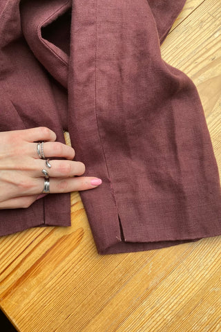 Hochwertige 90s High Waist Hose von der Premium-Marke Marella made in Italy aus 100% Leinen in tollem Weinrot/Aubergine – ideal für eine heutige XS und ein absolutes Highlight