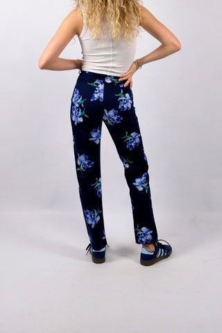 Marineblaue 90s Kenzo Designer Baumwollhose mit floralem Print – klassischer Mom-Schnitt mit hoher Taille – ideal für eine heutige (schmale) XS und ein absolutes Highlight