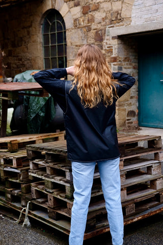 Schwarze 90s Utility Weste mit Knebelverschlüssen und weißen Kontrastnähten – Größe M/L