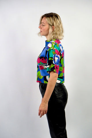 80s Viskose Bluse mit buntem Crazy Pattern Print – von uns gecropped – wir empfehlen die Bluse einer M – ein absolutes Highlight