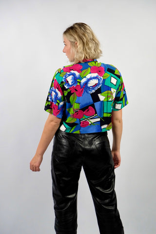 80s Viskose Bluse mit buntem Crazy Pattern Print – von uns gecropped – wir empfehlen die Bluse einer M – ein absolutes Highlight