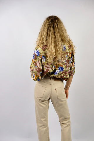 80s/90s Hemdbluse aus reiner Viskose mit Blumen Print in Rotbraun, Altrosa, Blau, Olivgrün, Beige, Weiß, Orange und gedecktem Gelb – Größe L und ein absolutes Highlight